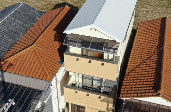 ドローンで３階建ての屋根・外壁塗装工事完了を点検確認！ 堺市N様